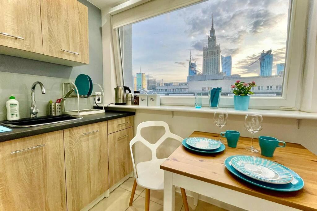Gold 3 Metro X2 Wifi 300 Mbs 60'Tv Netflix Hbo Appletv+ Apartment Warsawa Bagian luar foto