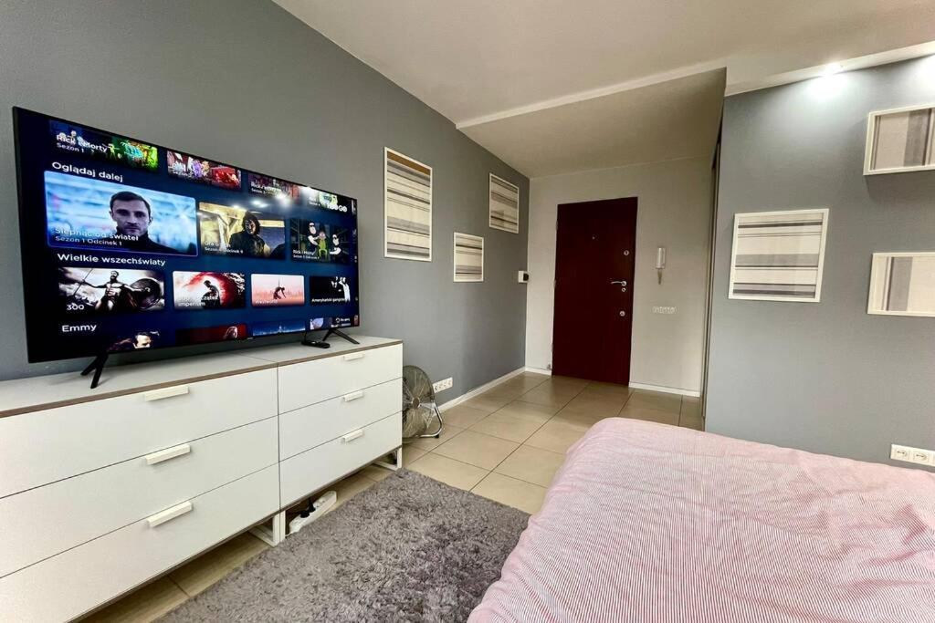 Gold 3 Metro X2 Wifi 300 Mbs 60'Tv Netflix Hbo Appletv+ Apartment Warsawa Bagian luar foto
