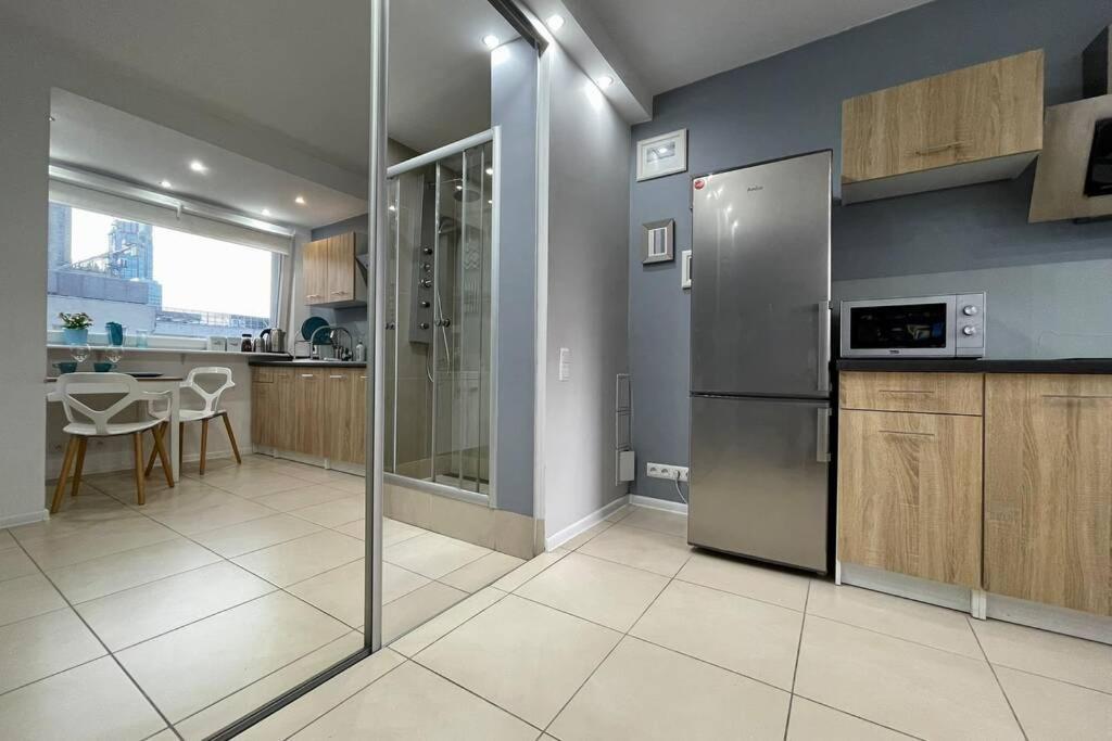 Gold 3 Metro X2 Wifi 300 Mbs 60'Tv Netflix Hbo Appletv+ Apartment Warsawa Bagian luar foto