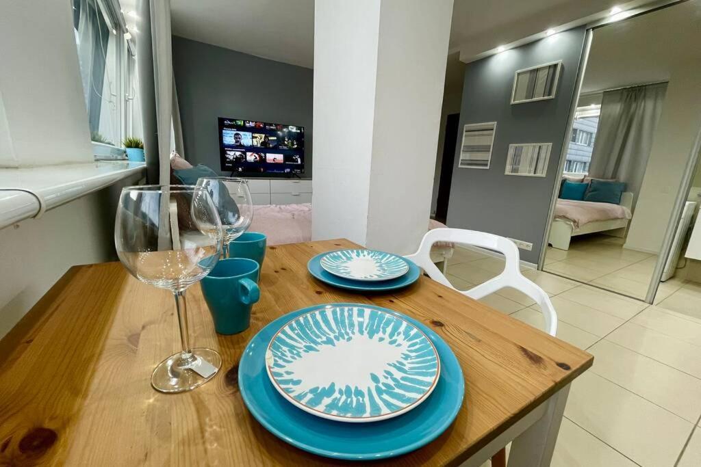 Gold 3 Metro X2 Wifi 300 Mbs 60'Tv Netflix Hbo Appletv+ Apartment Warsawa Bagian luar foto